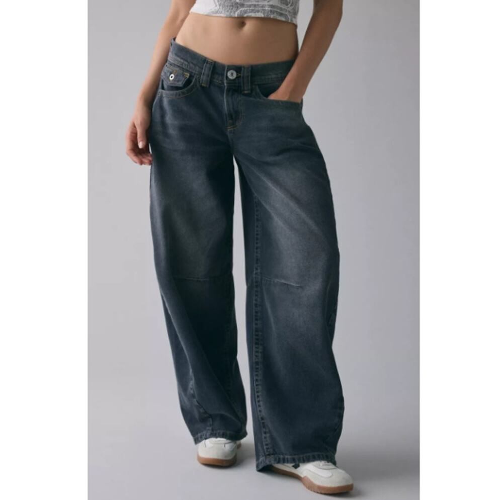 Urban Outfitters Greyish Wash BDG Kayla Cocoon Low-Rise Jeans Size 24